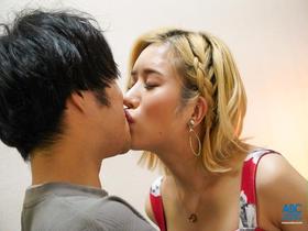 陽キャGALは陰キャ男子が大好物！？ ハピバ☆童貞クン☆誕プレは私だよ☆ 甘サドギャルが童貞宅に突撃！夢の童貞卒業SEX 氷堂りりあ　サンプル画像12